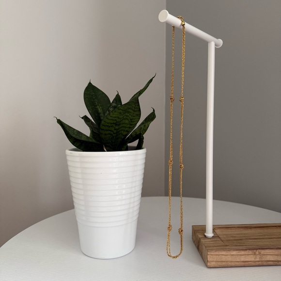 Vintage Monet gold mid-length knot chain necklace - Picture 2 of 3